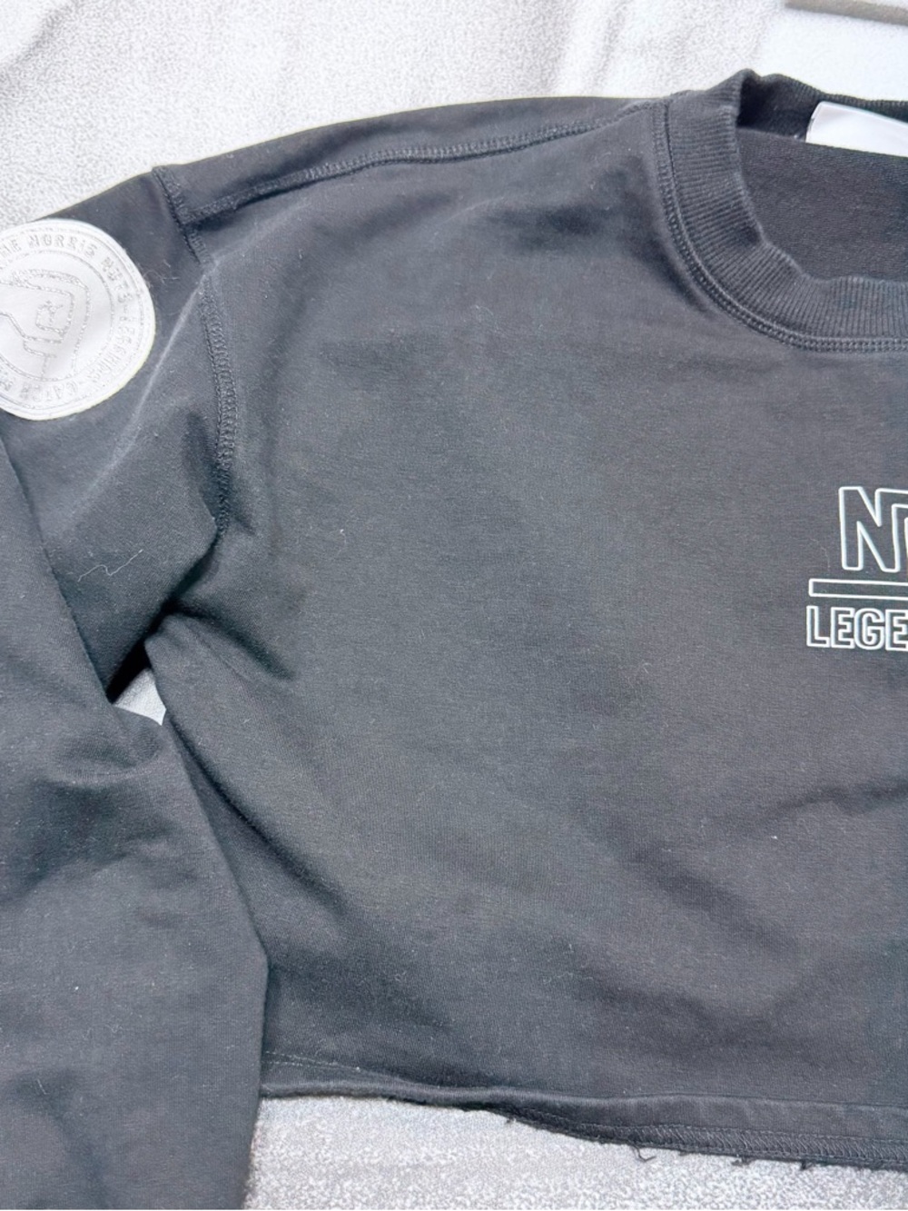 Norris Nuts Legends Girl’s sz 12 Cropped Crewneck Sweatshirt A51 - Picture 7 of 8